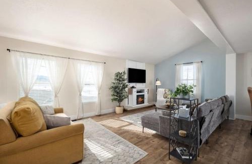 Mount Pleasant House | Pet Friendly Farmhouse with Yard & BBQ