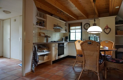 Eibergen House | Pet-friendly farmhouse with a lot of privacy in a lakeside beach