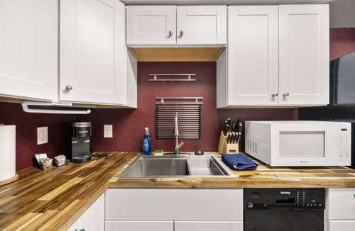 Flagstaff House | Pet Friendly Flagstaff home Mountain Views &Grill