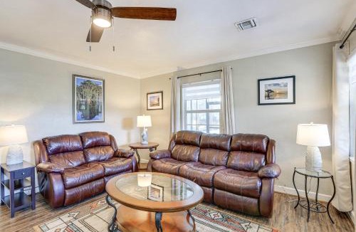O Brien House | Pet-Friendly Florida Escape w/Patio & Fire Pit!