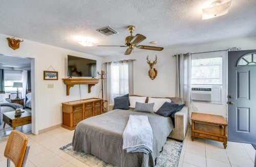 Edgar House | Pet-Friendly Fort McCoy Cabin w/Fire Pit!