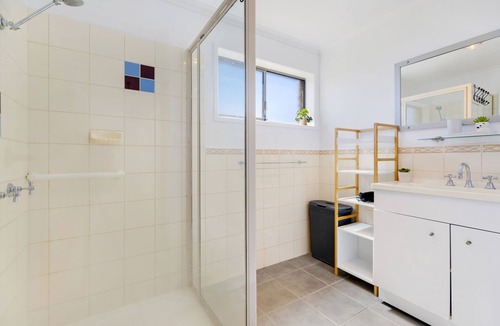 Birtinya House | Pet Friendly Fully Fenced Yard - 3 Bedroom House