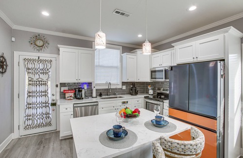 Gallatin House | Pet-Friendly Gallatin Home w/Deck, 1 Mi to Town!