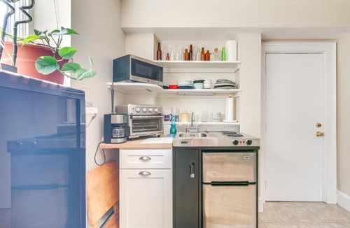 Minot Apartment | Pet-Friendly Garden Studio ~ 25 Mi to Boston!