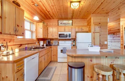 Garrison House | Pet-Friendly Garrison Retreat with Gas Fireplace!