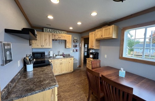 Garrison House | Pet-Friendly Garrison Cabin