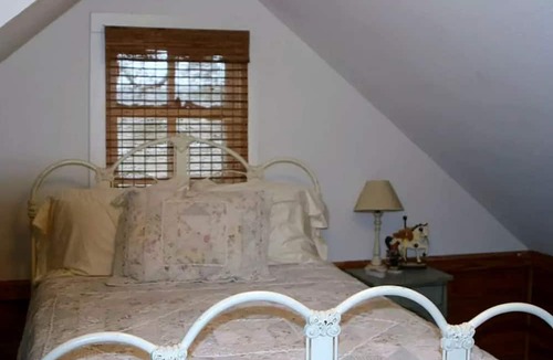 Paige House | Pet-Friendly Getaway with Shared Swimmin Poolnear Austin Texas