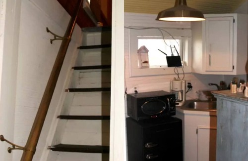 Paige House | Pet-Friendly Getaway with Shared Swimmin Poolnear Austin Texas