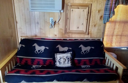 Meadview Cabin | Pet Friendly Glamping Cabin, Ideal to Discover Lake Mead National Recreation Area