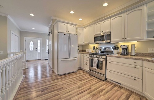 Harbor Springs House | Pet Friendly Harbor Springs Home w Hot Tub