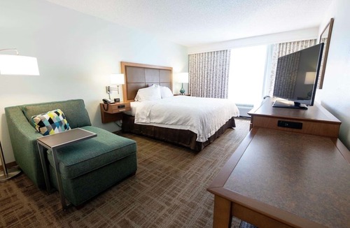 Boca Raton Hotel | Pet-Friendly Haven w/Breakfast–Ideal for Exploring Boca Raton's Attractions