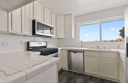 North Redondo House | Pet friendly Hermosa home with great views over LA