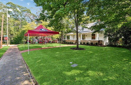 Athens House | Pet Friendly Herty House (Upper Level Only)