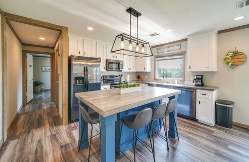 Yancey House | Pet-Friendly Hill Country Hideaway w/Deck