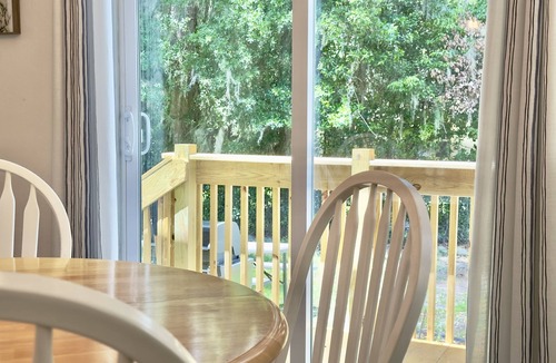 Historic District House | Pet Friendly Historic Downtown Bungalow with Fenced In Yard!