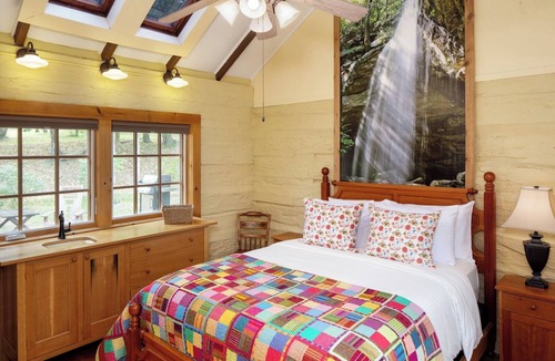 Berea Hotel | Pet-Friendly Historic Retreat Near Kentucky Artisan Center & Pinnacles