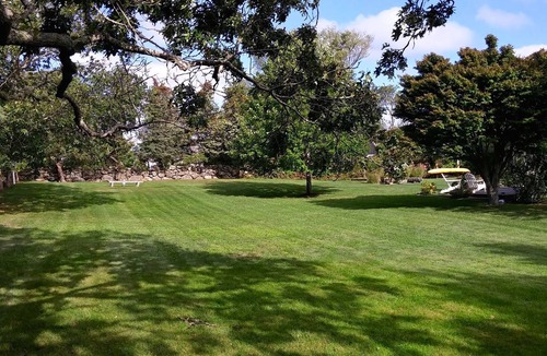 Chilmark Cottage | Pet-Friendly Historic Chilmark Cottage