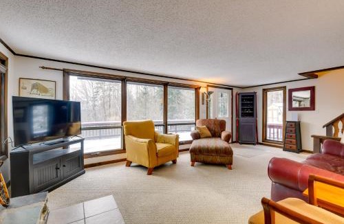 Montgomery Center House | Pet-Friendly Home w/Deck: 4 Mi to Jay Peak Resort