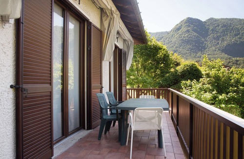 Castello House | Pet-friendly Holiday Home "Villa Olga Lago Maggiore" with Garden & Balcony