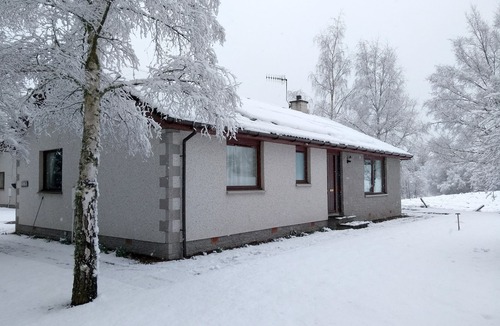 Kingussie Cottage | Pet-friendly holiday home in the quiet hamlet of Drumguish