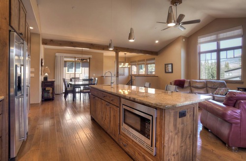 Purgatory House | Pet Friendly Home Across from Purgatory - Views - Hot Tub - On Demand Shuttle