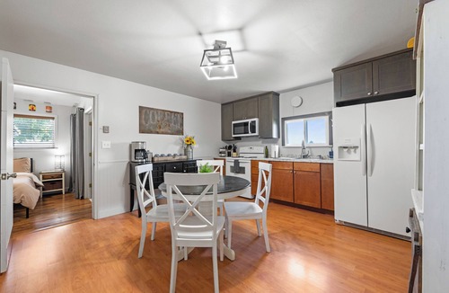 Finley House | Pet-Friendly Home and Farm Style Experience