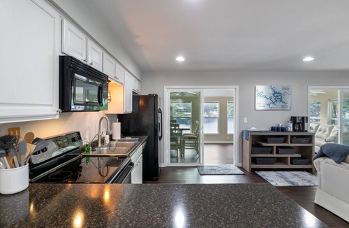 Linn Creek House | Pet-friendly Home, Great Dock, Waterfront, Lake Views, Boat Slip