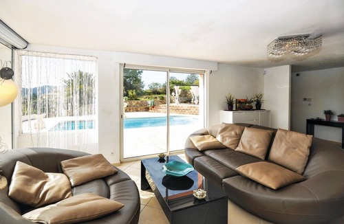 Les Adrets-de-l'Esterel House | Pet friendly home in Les Adrets