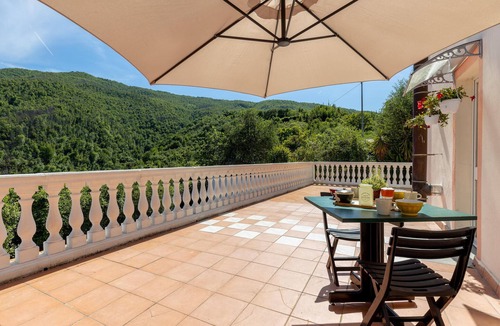 Conscenti House | Pet friendly home in Ne