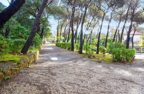 Quercianella House | Pet friendly home in Quercianella with WiFi
