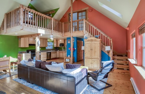 Yachats House | Pet Friendly Home on a Secluded Wooded Lot only 4 Blocks to the Beach