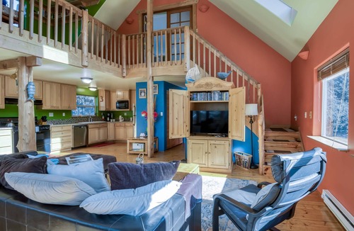 Yachats House | Pet Friendly Home on a Secluded Wooded Lot only 4 Blocks to the Beach