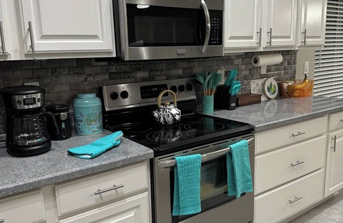 Coyote Lakes House | PET Friendly Home on the Golf Course/Surprise and Peoria Spring Training!