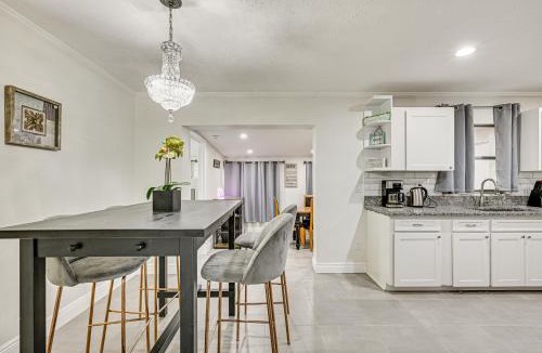 Seffner Community Alliance House | Pet-Friendly Home w/Lanais, Near Dtwn Tampa!