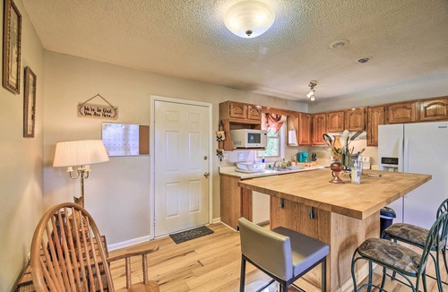 Meadowview House | Pet-Friendly Home w/Grill & Farm in Meadowview!