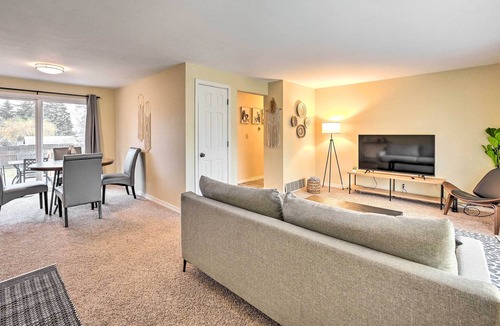 Edmonds House | Pet-Friendly Home w/ Yard ~ 1 Mi to Beach!