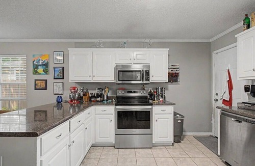 Mobile House | Pet Friendly home with secure yard in charming Mid Town Mobile