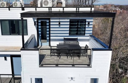 Belmont Condo | Pet-Friendly in Belmont near UVA & Downtown - #311