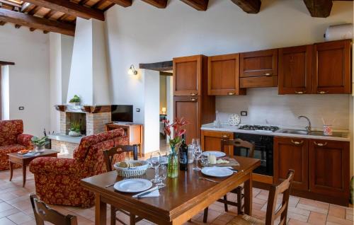 SantʼAngelo in Vado Apartment | Pet Friendly Apartment In Sant'angelo In Vado