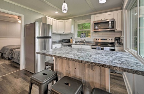 Buchanan Cabin | Pet-Friendly Kentucky Lake Cabin w/ Lake View