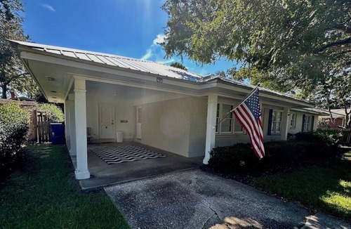 Saint Simons Island House | Pet Friendly, Large Fenced Backyard, Short walk to the Beach and Pier Village!