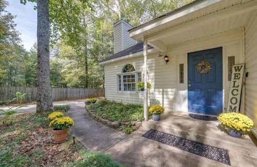 LaGrange House | Pet-Friendly LaGrange Vacation Rental w/Deck!