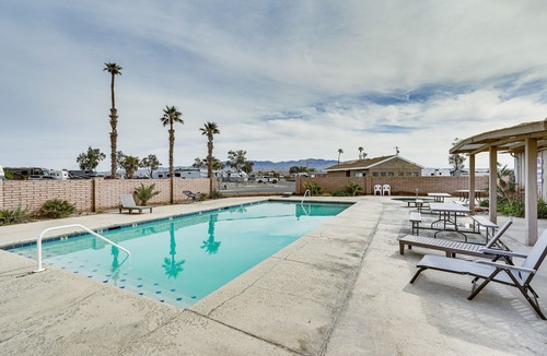 Lake Havasu City Cottage | Pet-friendly Lake Havasu City Home w/Fire Pit!