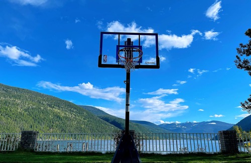 Nelson House | Pet-Friendly Lakefront Escape with Beautiful Kootenay Lake Views Near Nelson
