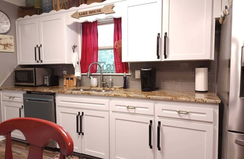 Bee Branch House | Pet-Friendly Lakefront Getaway with Swim Cove