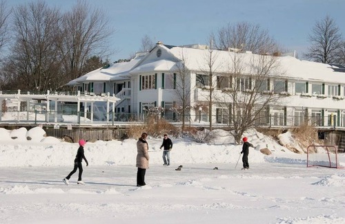 Otonabee-South Monaghan Cottage | Pet-Friendly Lakeside Cottages With Private Outdoor Decks for a Homely Stay