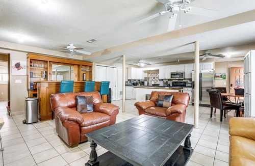 Lilburn Apartment | Pet-Friendly Lilburn Duplex w/Patio & Grills!