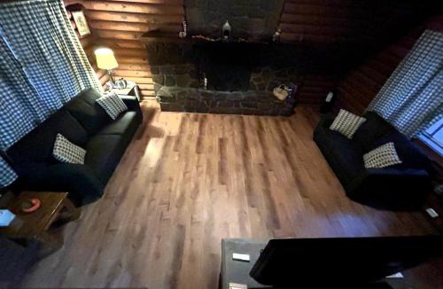 Christopher Creek House | Pet Friendly Log Cabin Nestled under the Forested High Country of the Mongollon Rim in Central Arizona