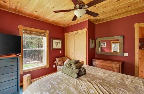 Grand Gorge House | Pet Friendly Log Cabin that can sleep up to 12!