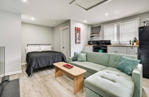 Mastic Beach Apartment | Pet-Friendly Long Island Guest House: Walk to Bay!